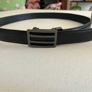 Men's adjustable Black Leather Belt